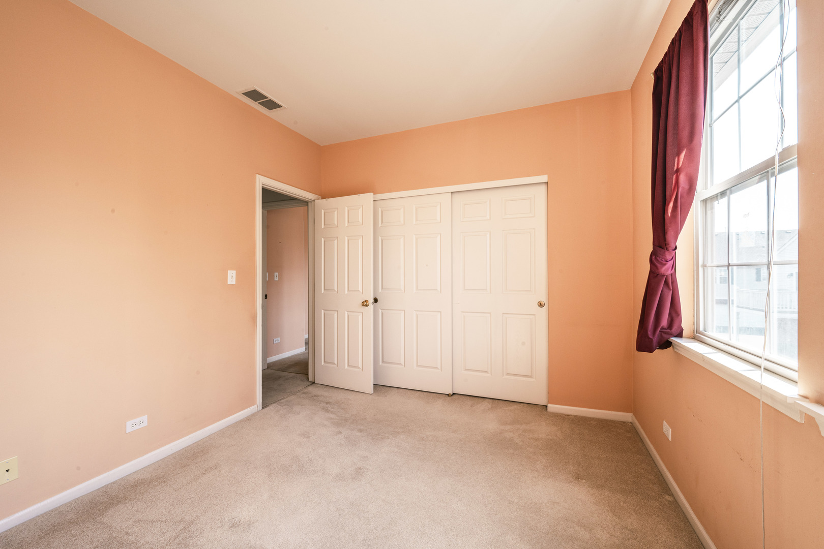 621 W Natalie Lane, Addison, IL 60101