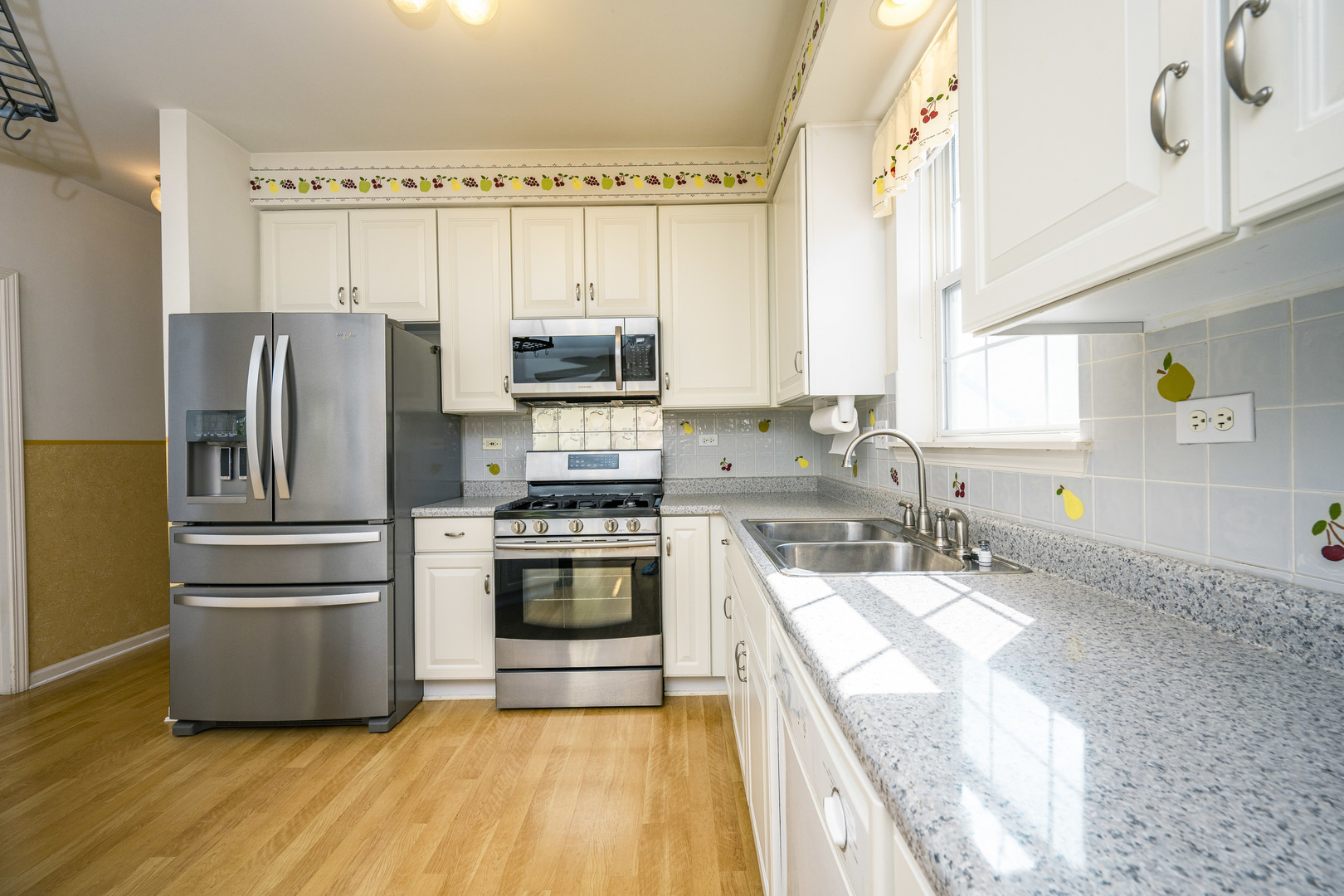 621 W Natalie Lane, Addison, IL 60101