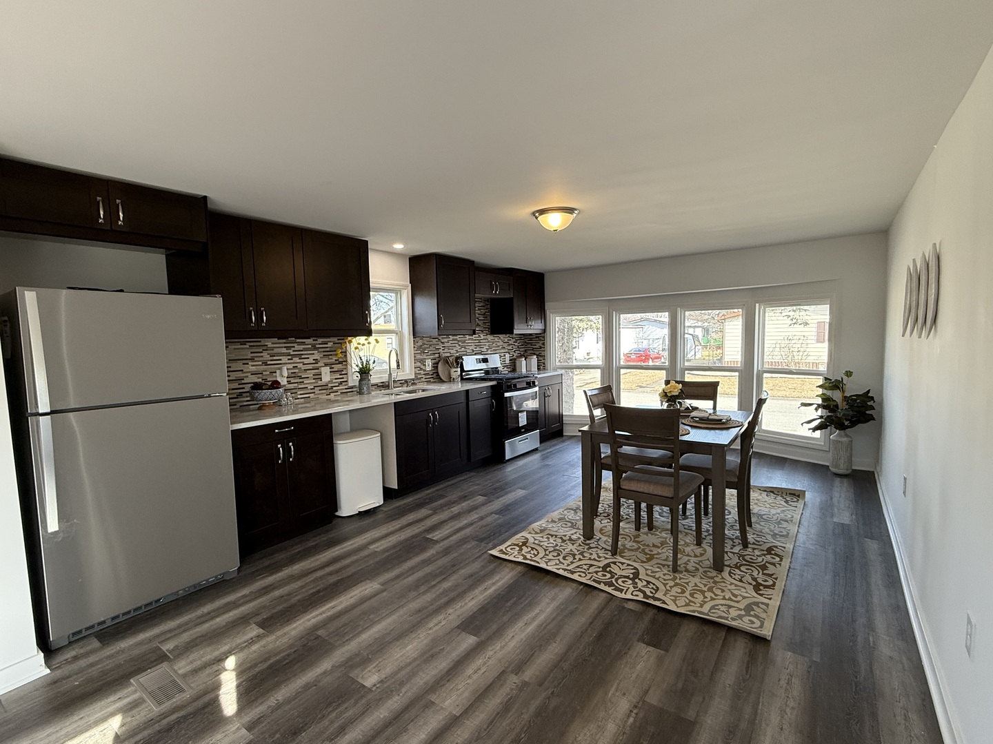 237 Blackthorn Road, Matteson, IL 60443