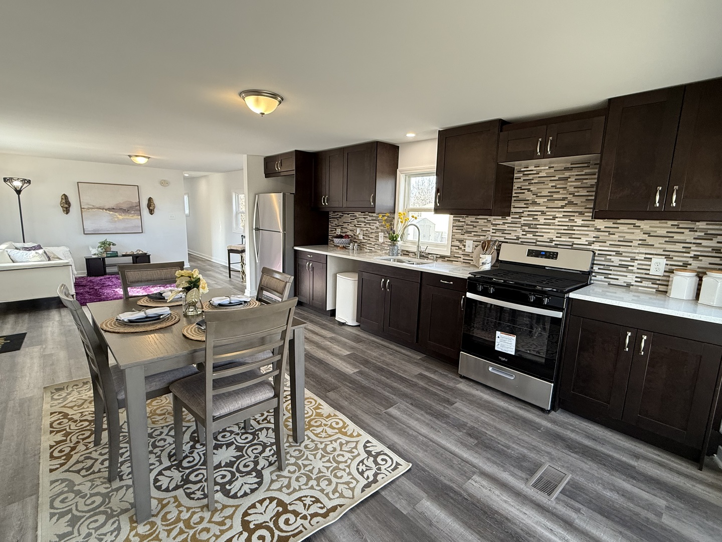 237 Blackthorn Road, Matteson, IL 60443