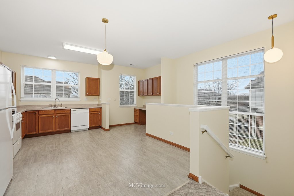 9017 Concord Lane #L, Justice, IL 60458