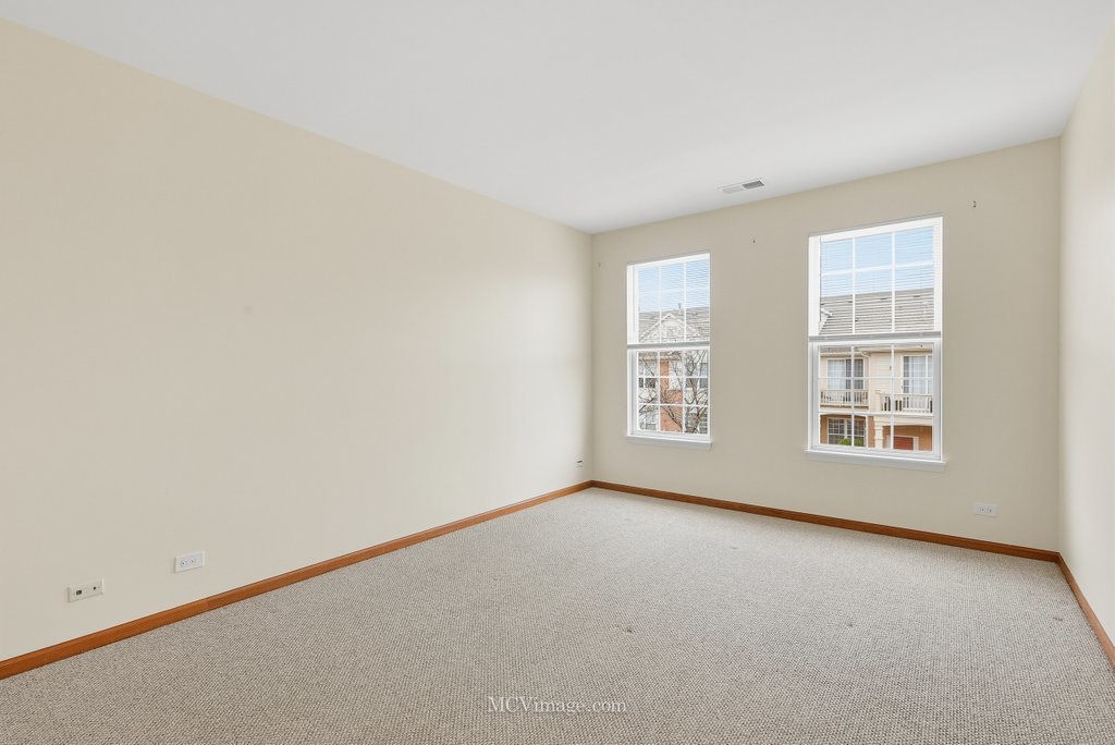 9017 Concord Lane #L, Justice, IL 60458