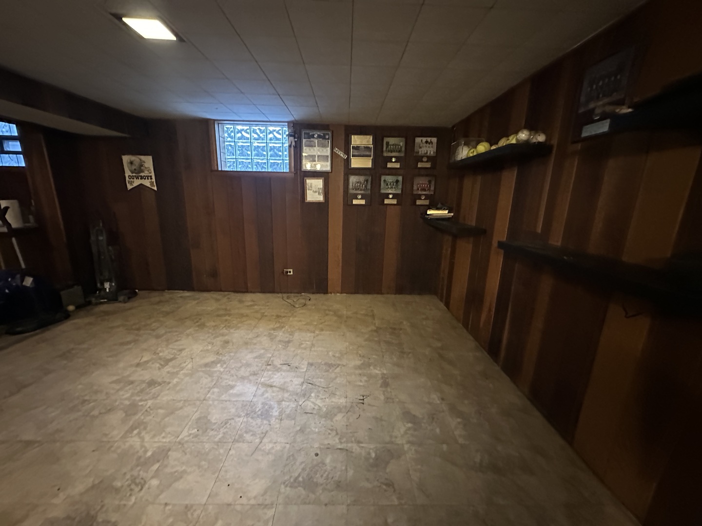 5265 W Devon Avenue, Chicago, IL 60646