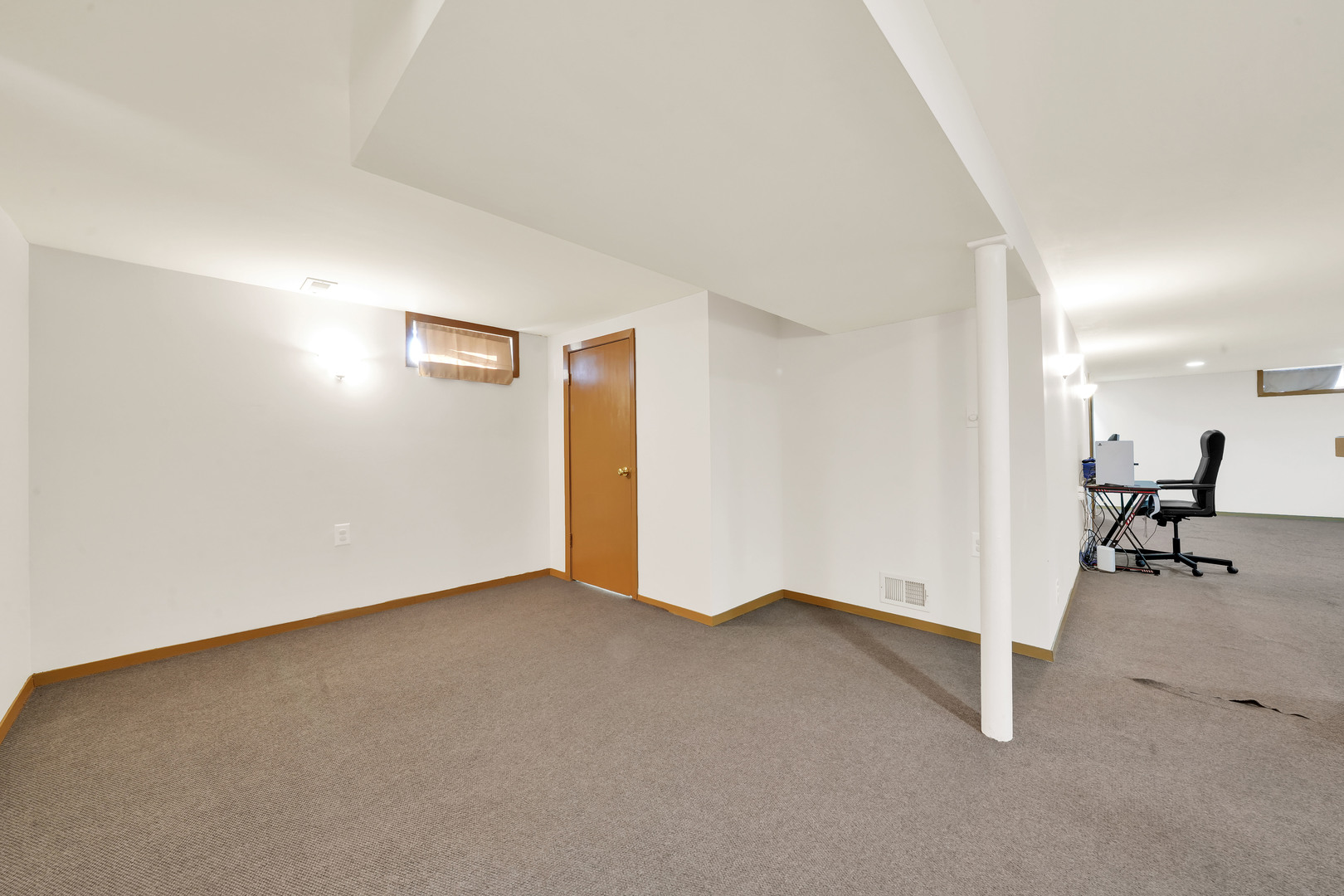 19 Mohawk Drive, Thornton, IL 60476