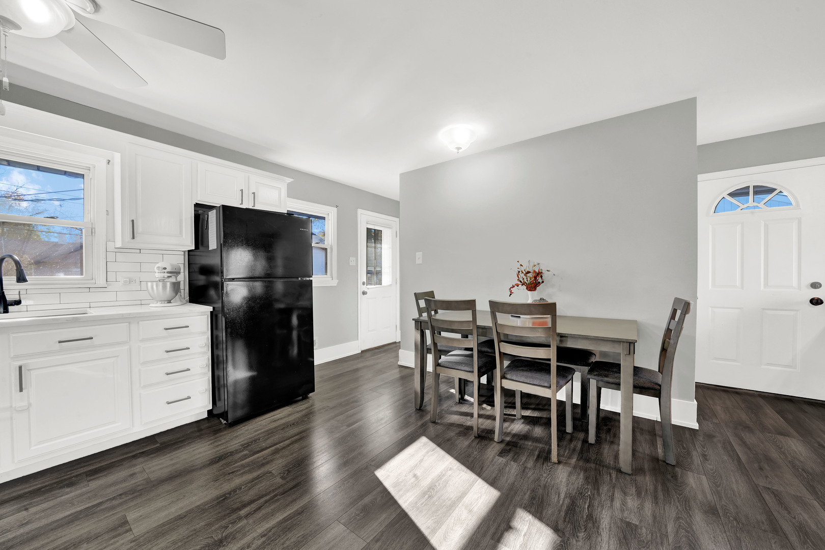 19 Mohawk Drive, Thornton, IL 60476