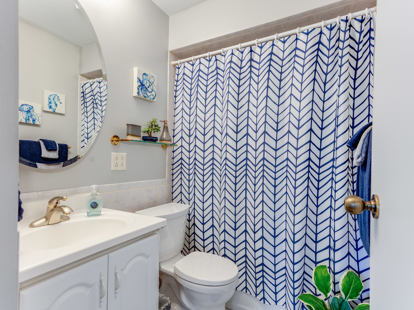 7211 Wolf Road #301A, Indian Head Park, IL 60525