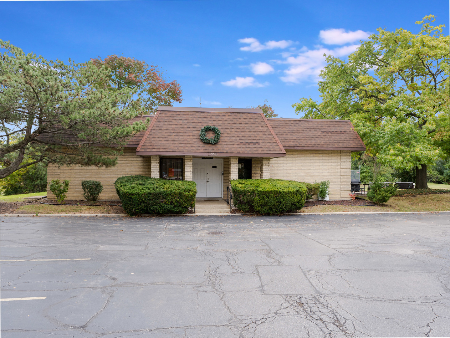 7211 Wolf Road #301A, Indian Head Park, IL 60525