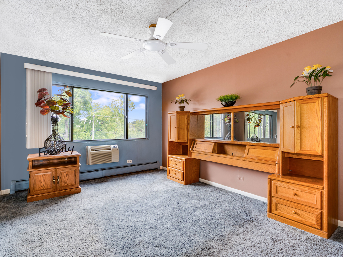 7211 Wolf Road #301A, Indian Head Park, IL 60525