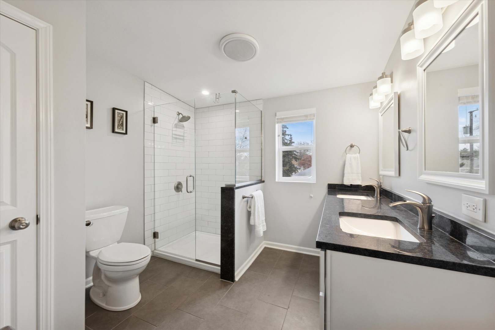 2935 Vernon Avenue, Brookfield, IL 60513