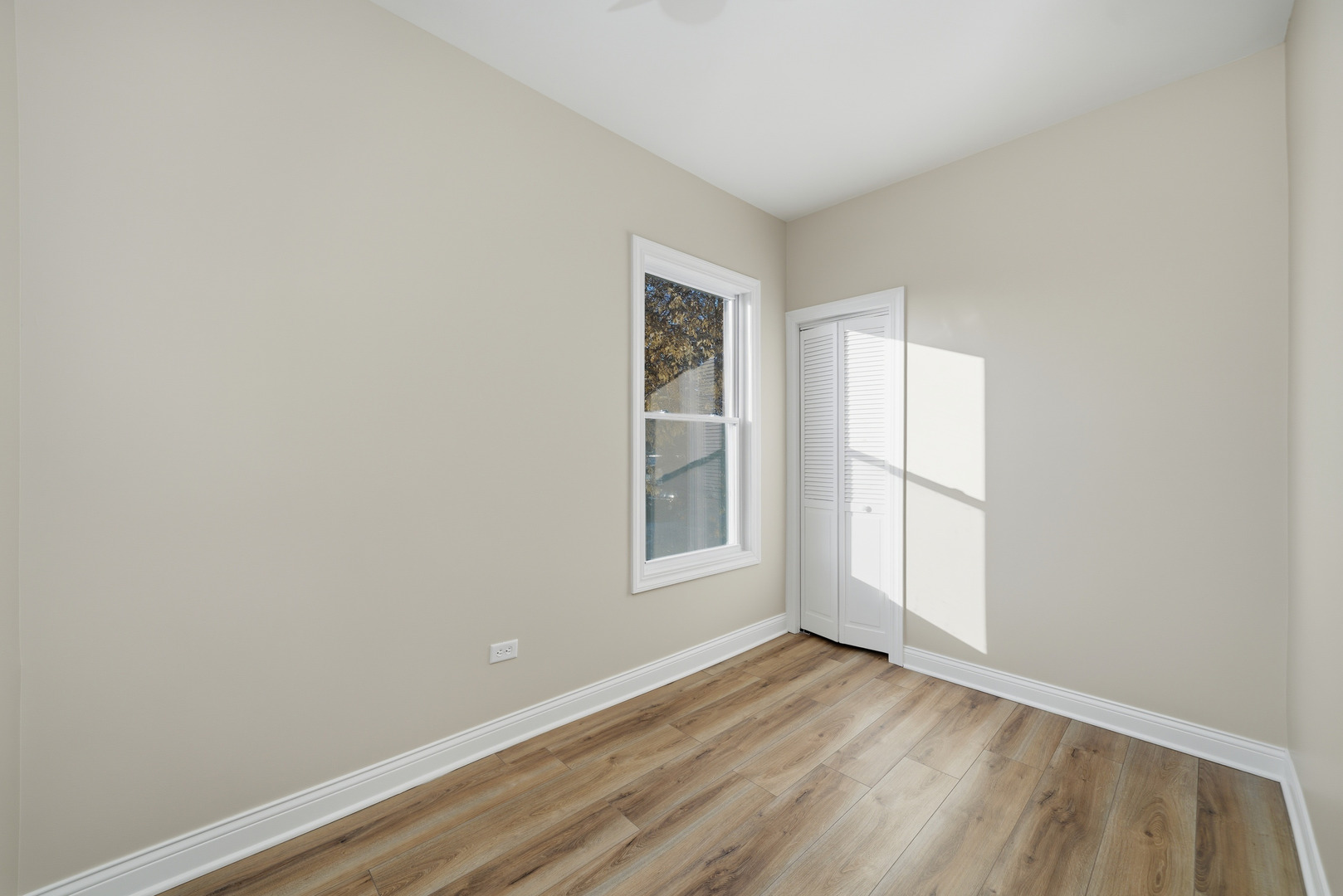 7256 S May Street, Chicago, IL 60621