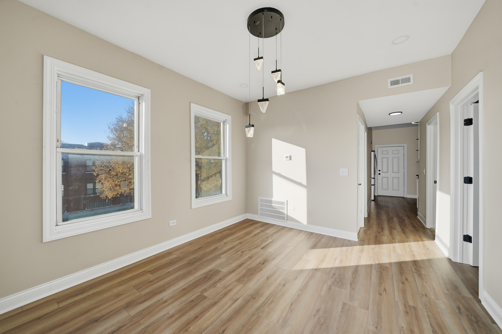 7256 S May Street, Chicago, IL 60621