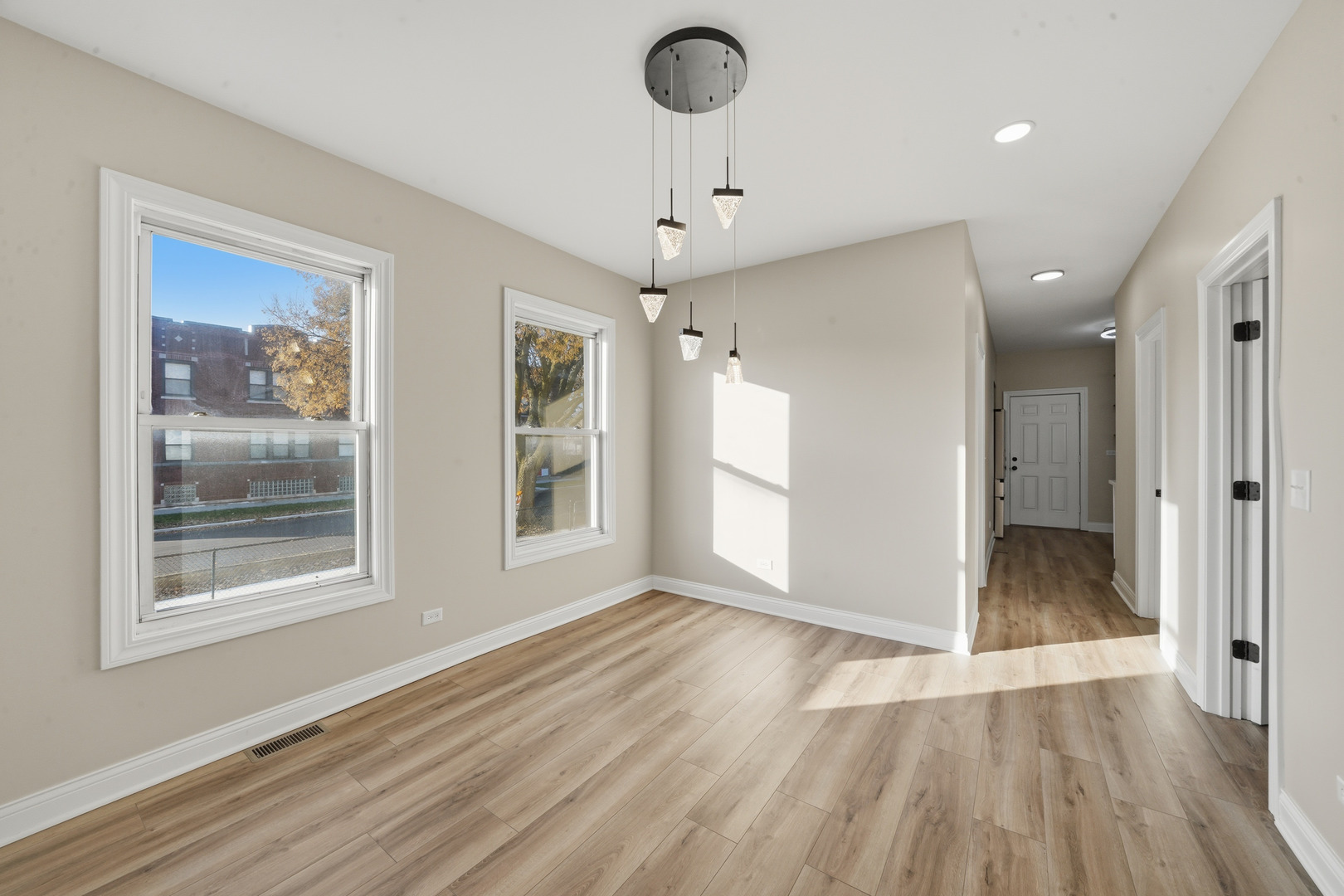 7256 S May Street, Chicago, IL 60621