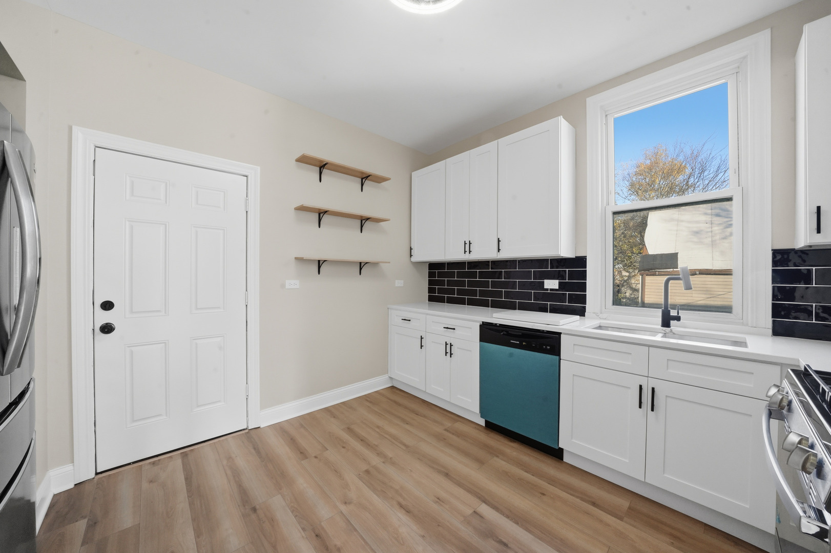 7256 S May Street, Chicago, IL 60621