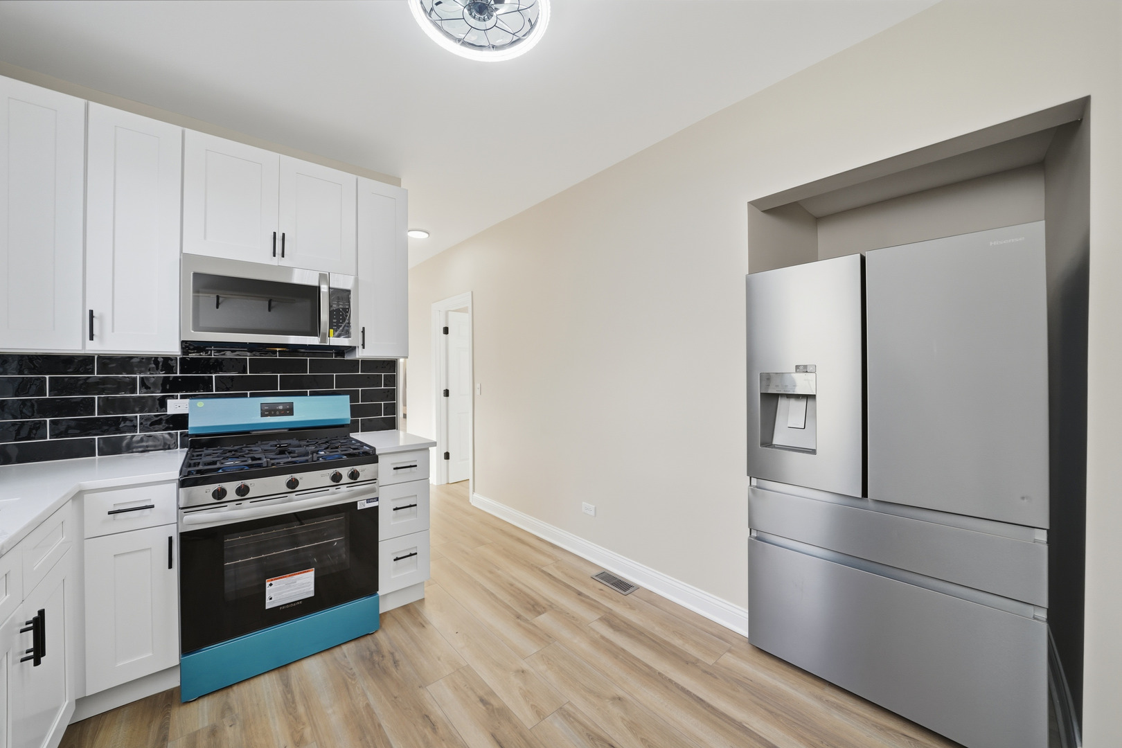 7256 S May Street, Chicago, IL 60621