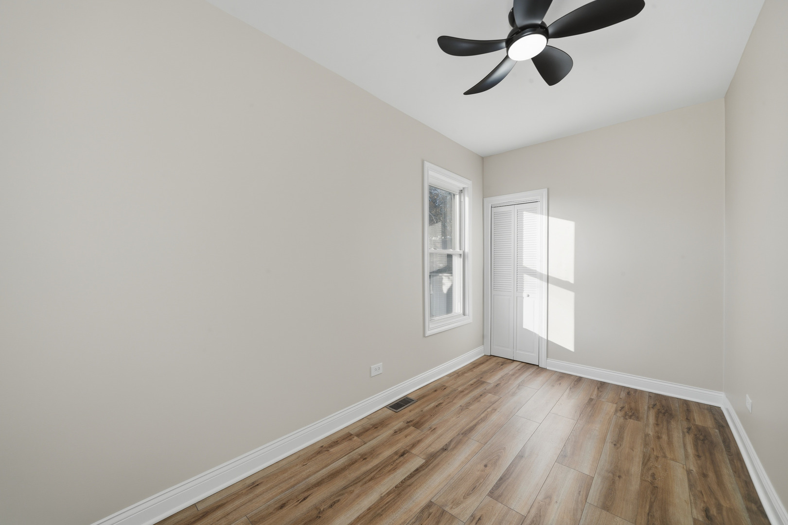 7256 S May Street, Chicago, IL 60621