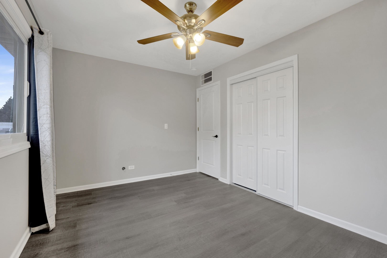 1941 Glenrock Lane, Glendale Heights, IL 60139