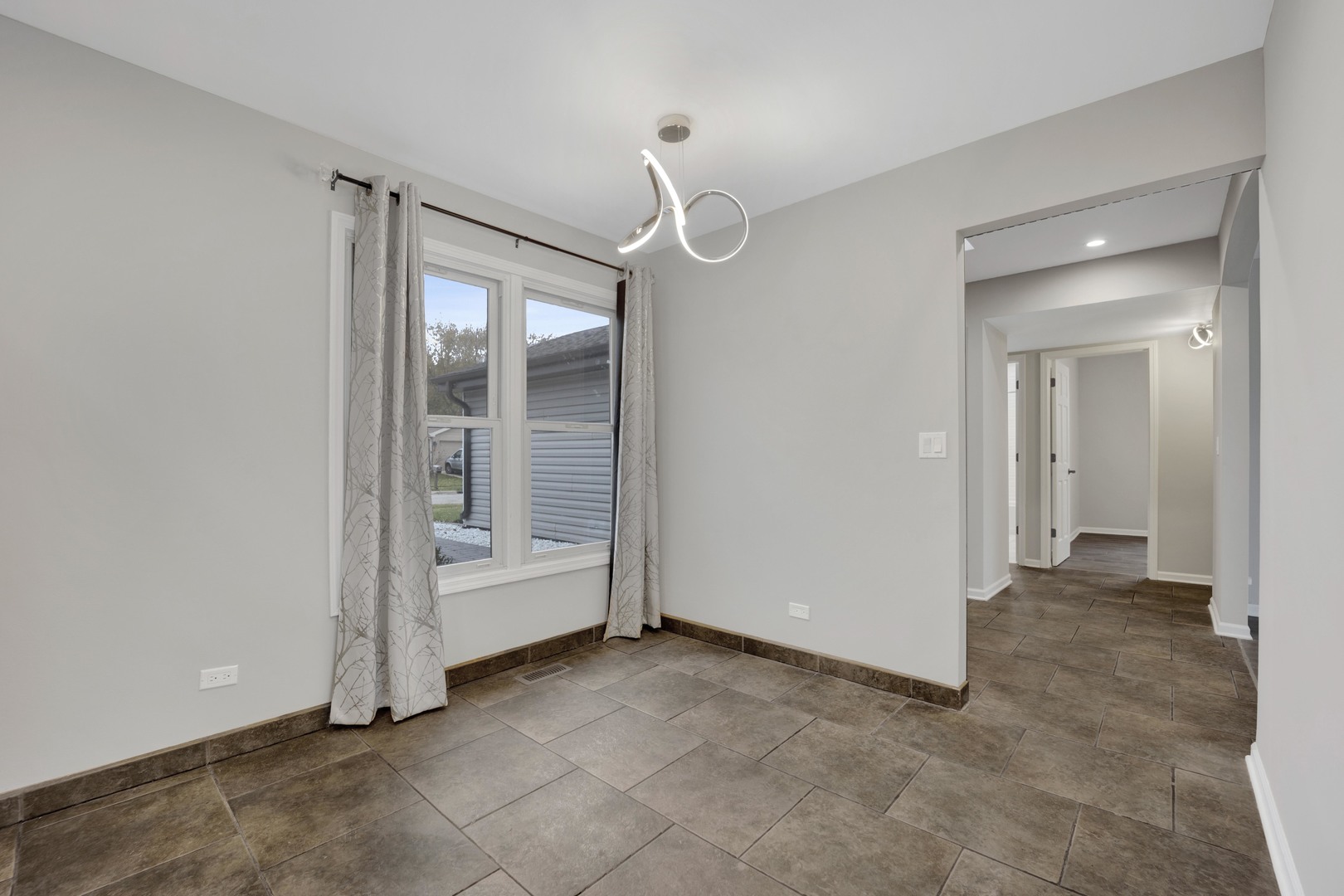 1941 Glenrock Lane, Glendale Heights, IL 60139