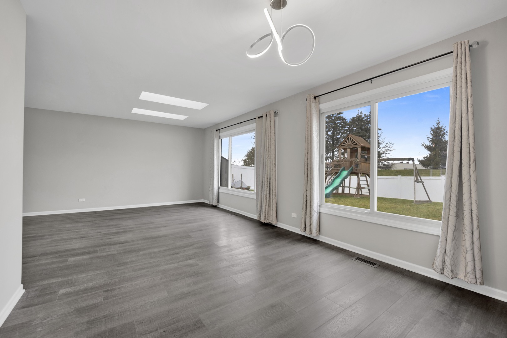 1941 Glenrock Lane, Glendale Heights, IL 60139