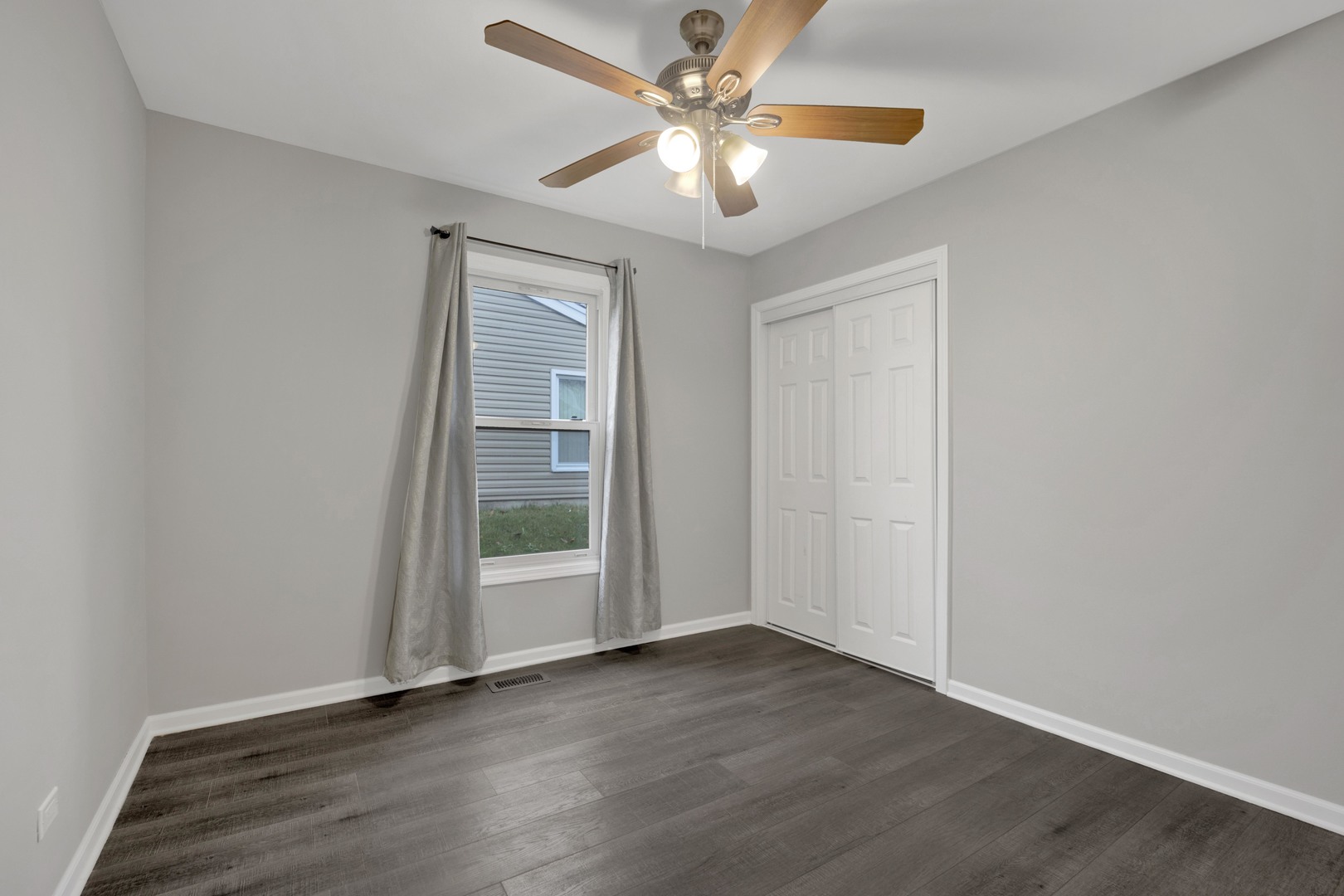 1941 Glenrock Lane, Glendale Heights, IL 60139