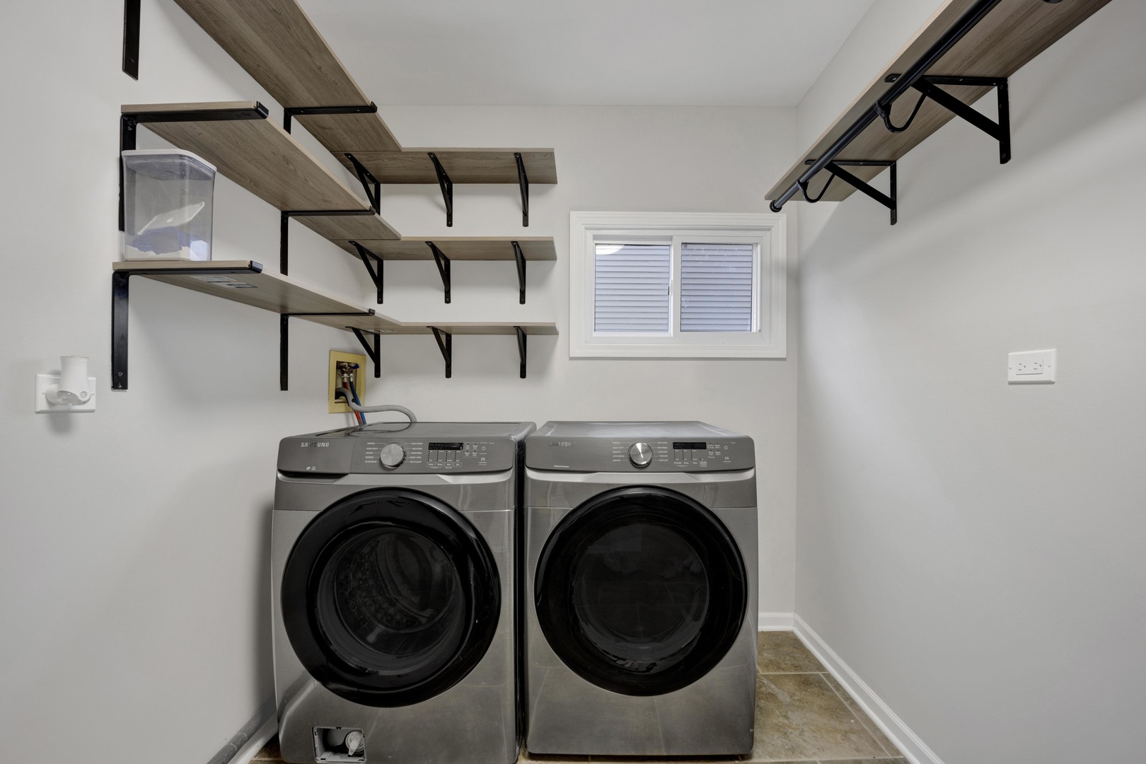 1941 Glenrock Lane, Glendale Heights, IL 60139