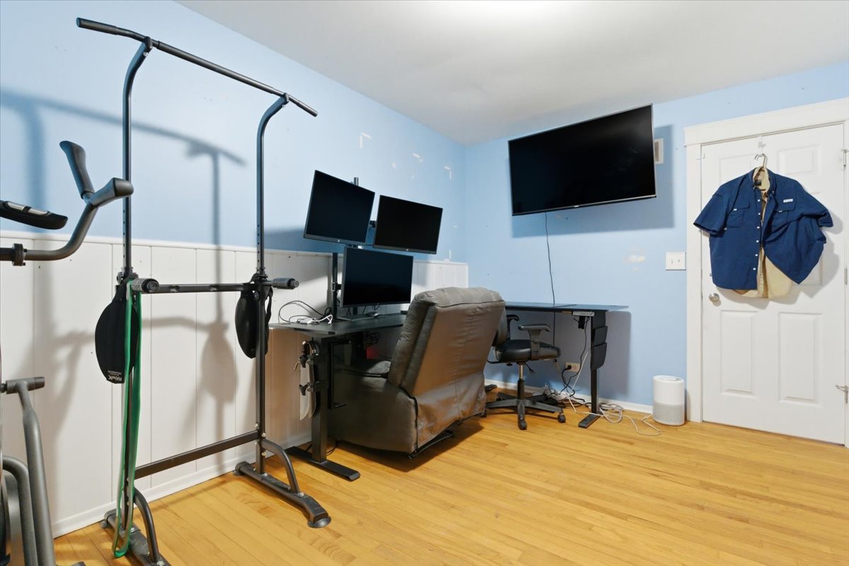 2105 Sprucewood Lane, Lindenhurst, IL 60046