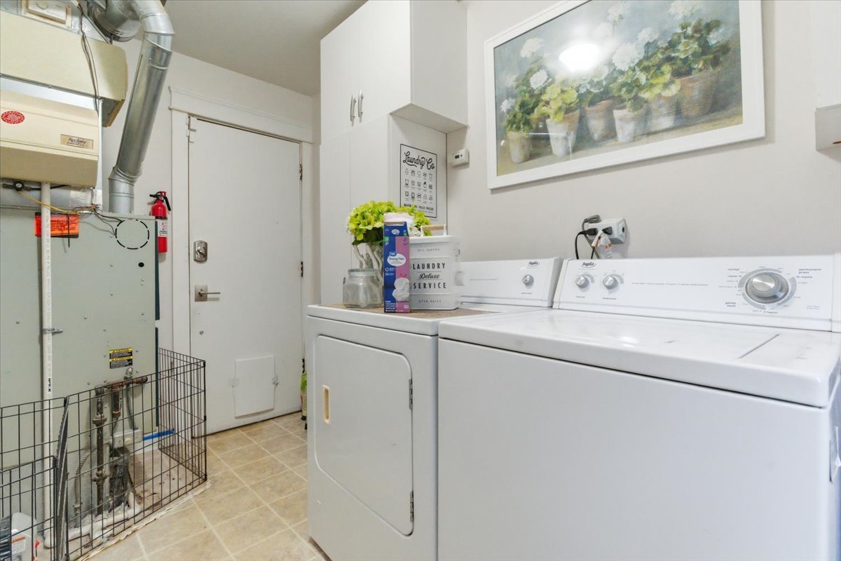 2105 Sprucewood Lane, Lindenhurst, IL 60046