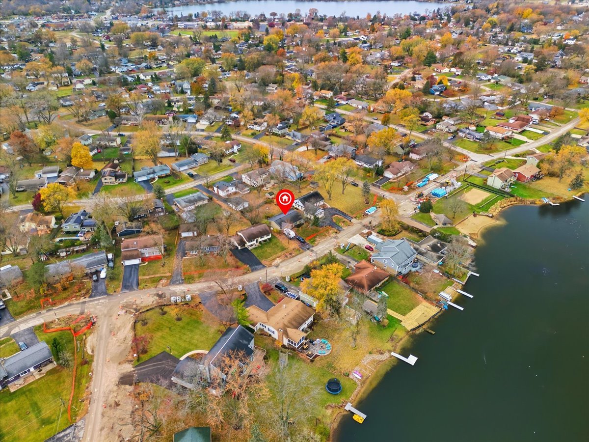 2105 Sprucewood Lane, Lindenhurst, IL 60046