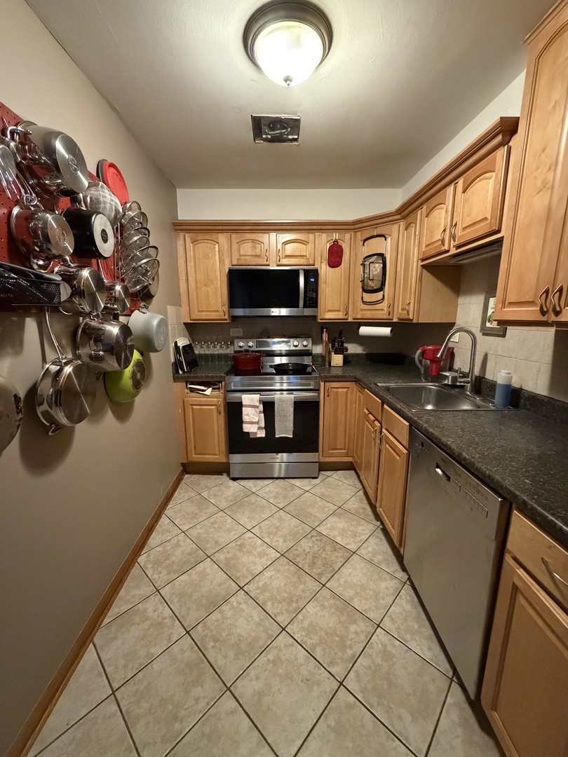 5310 N Chester Avenue #519, Chicago, IL 60656