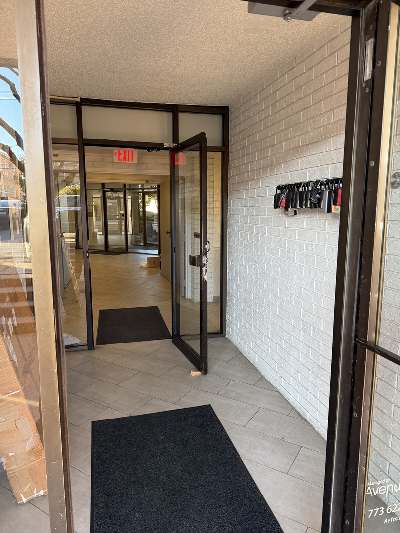 5310 N Chester Avenue #519, Chicago, IL 60656