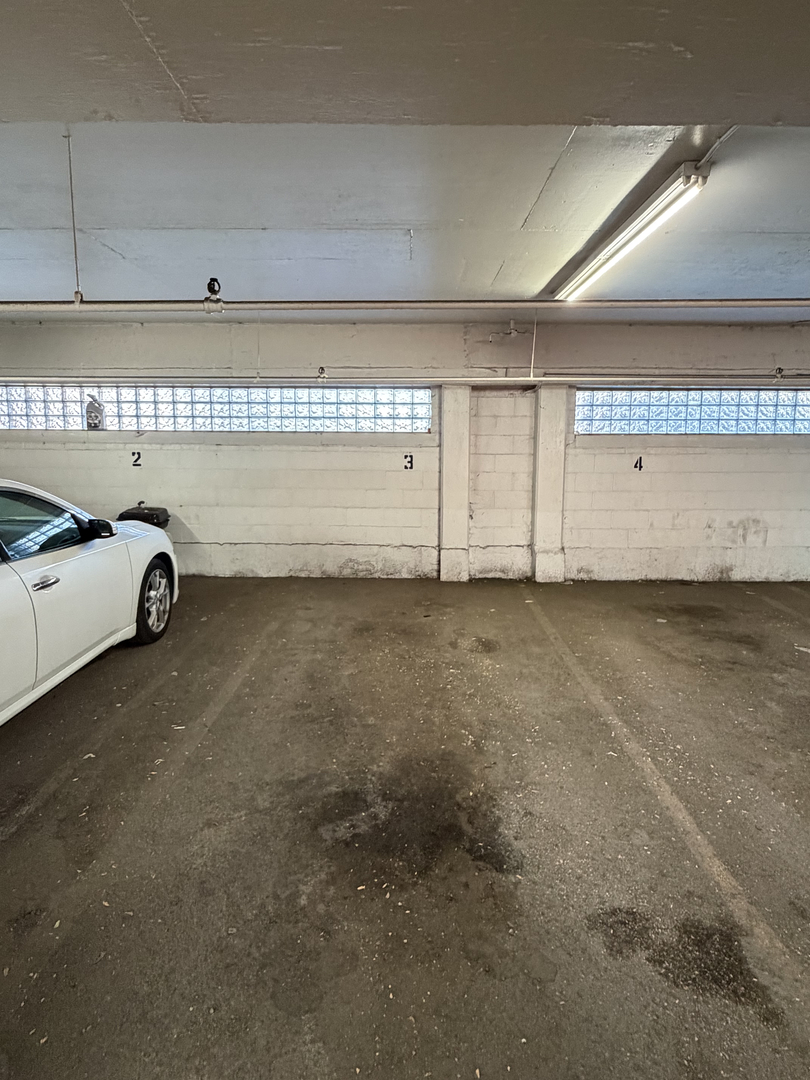 5310 N Chester Avenue #519, Chicago, IL 60656