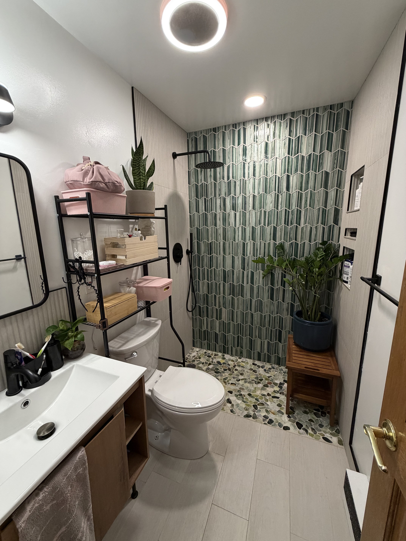 5310 N Chester Avenue #519, Chicago, IL 60656