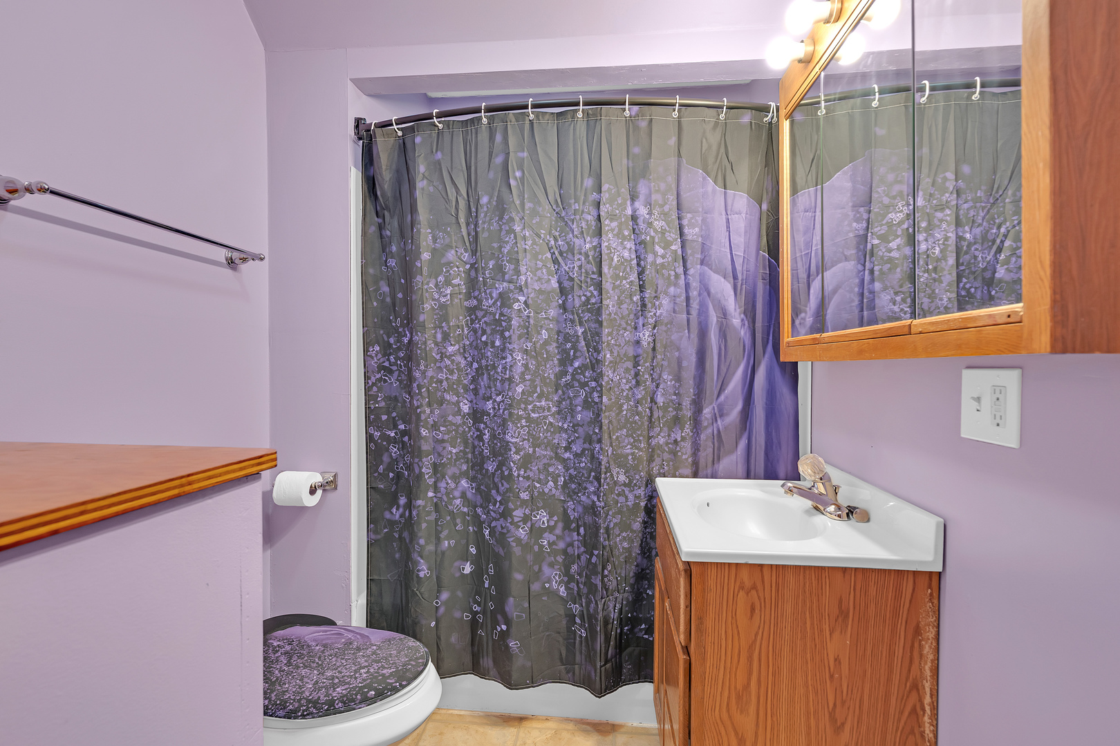 18951 W Hickory Street, Mundelein, IL 60060