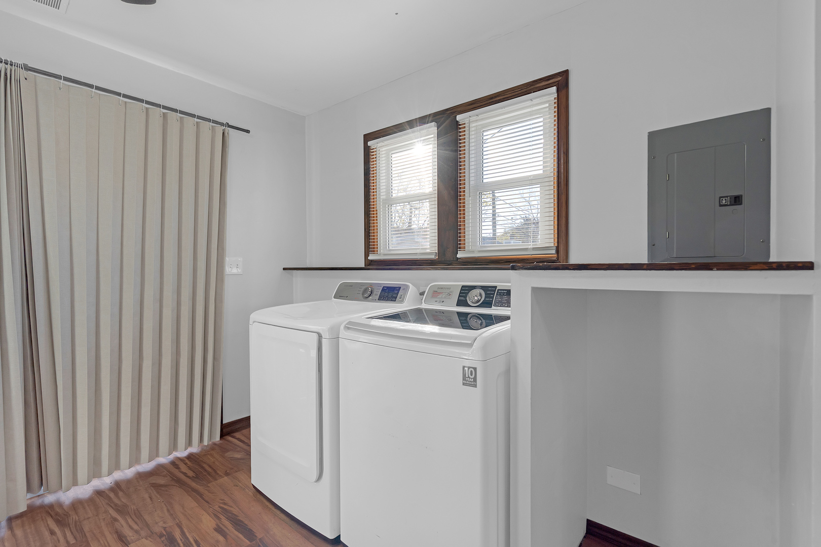 18951 W Hickory Street, Mundelein, IL 60060