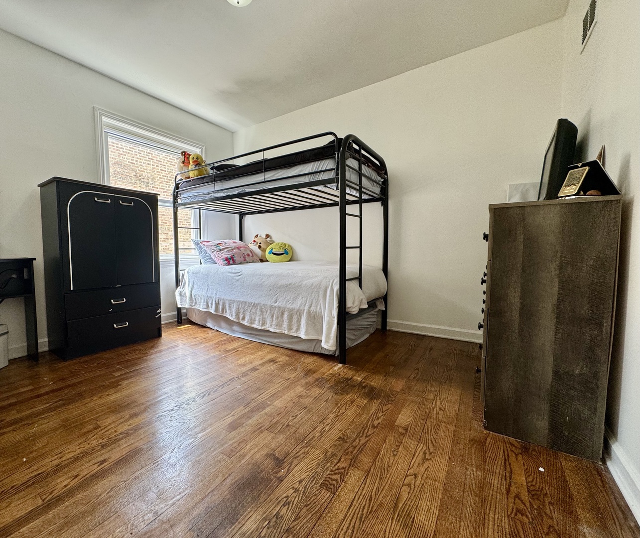 6531 N Hoyne Avenue #2S, Chicago, IL 60645