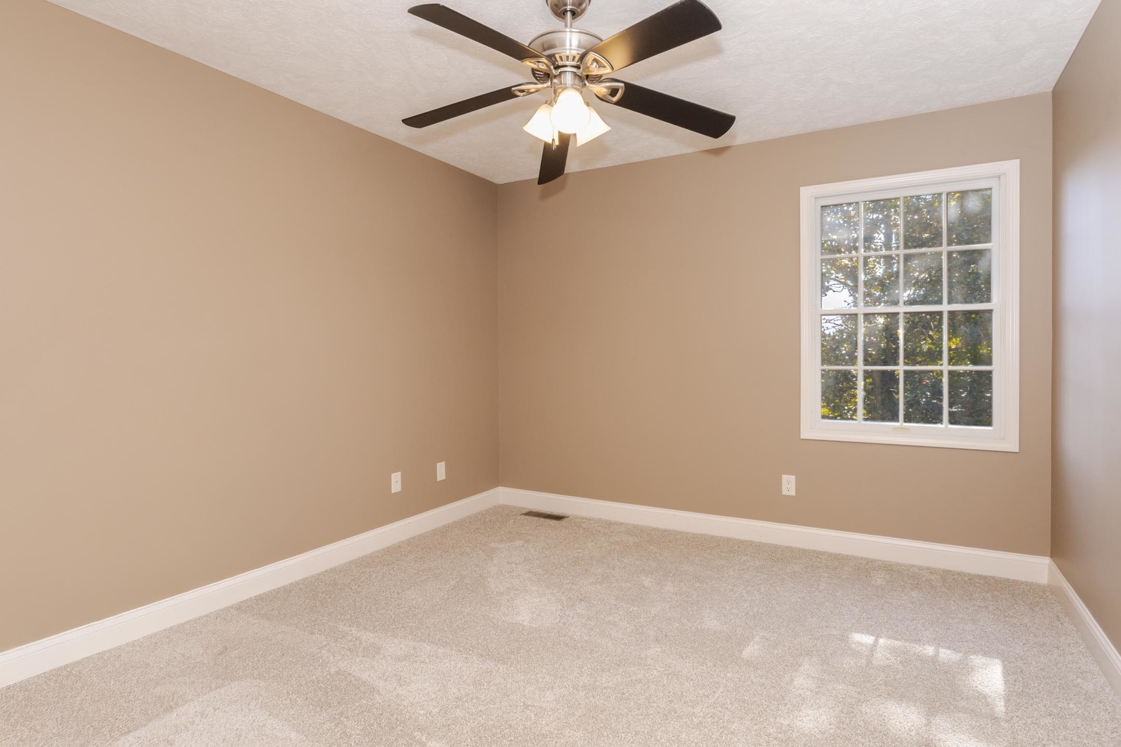 2805 Stevenson Drive, Bloomington, IL 61704