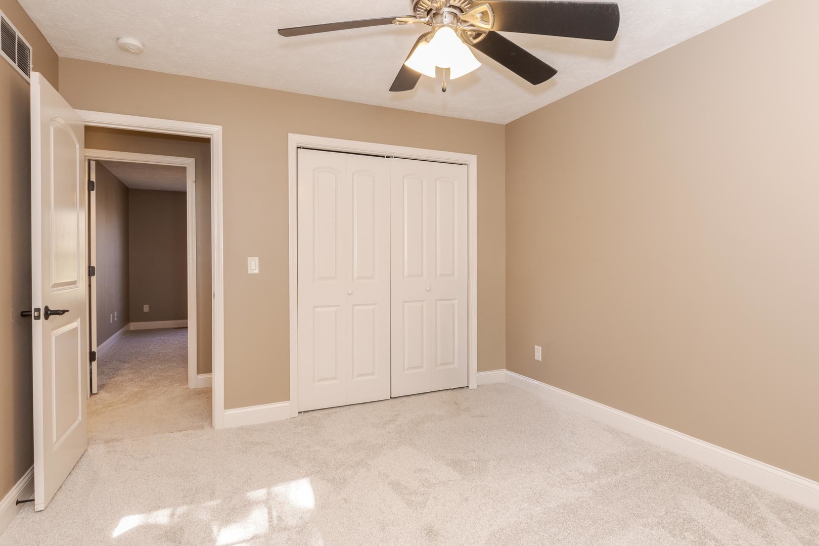 2805 Stevenson Drive, Bloomington, IL 61704