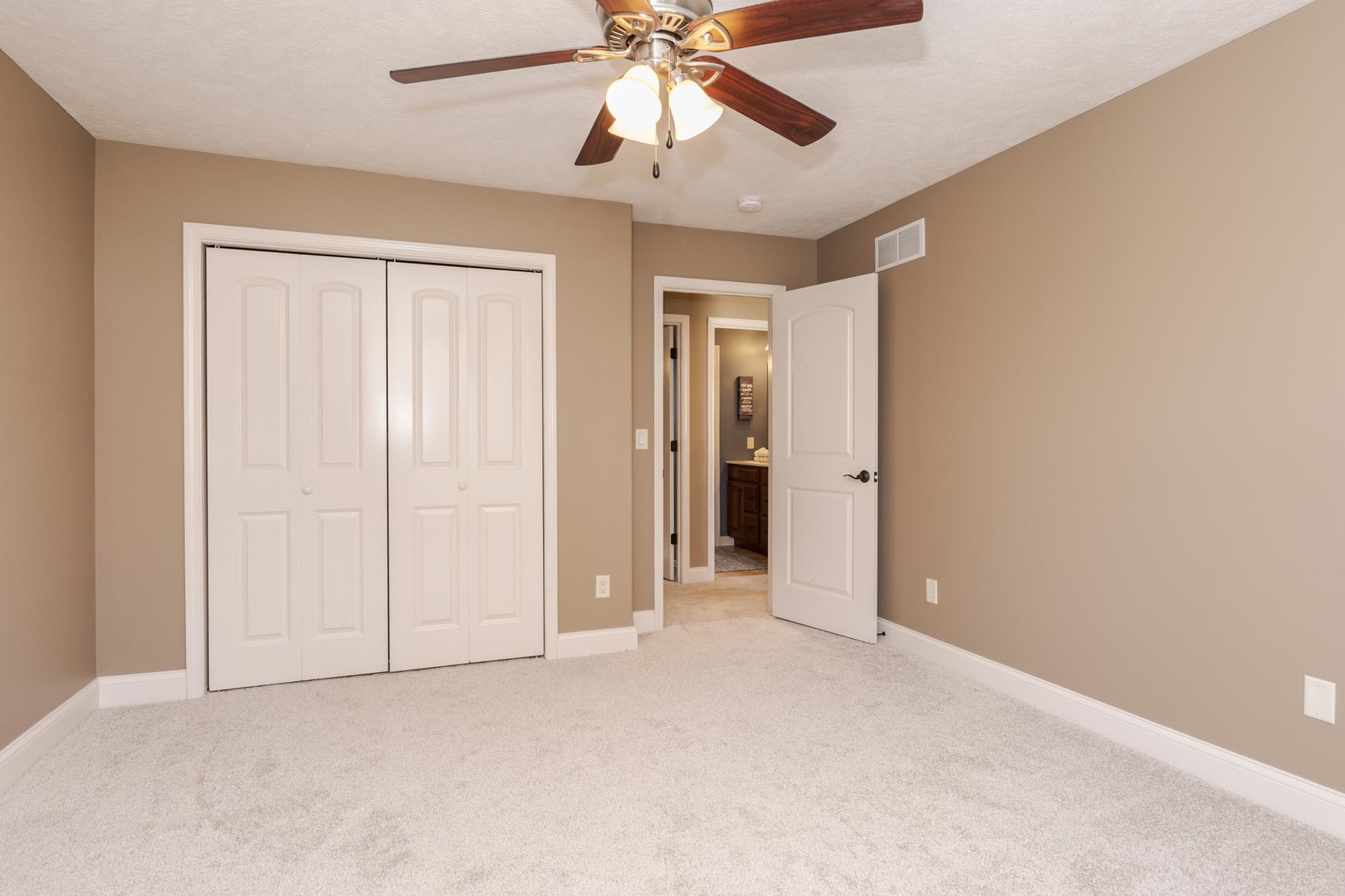 2805 Stevenson Drive, Bloomington, IL 61704