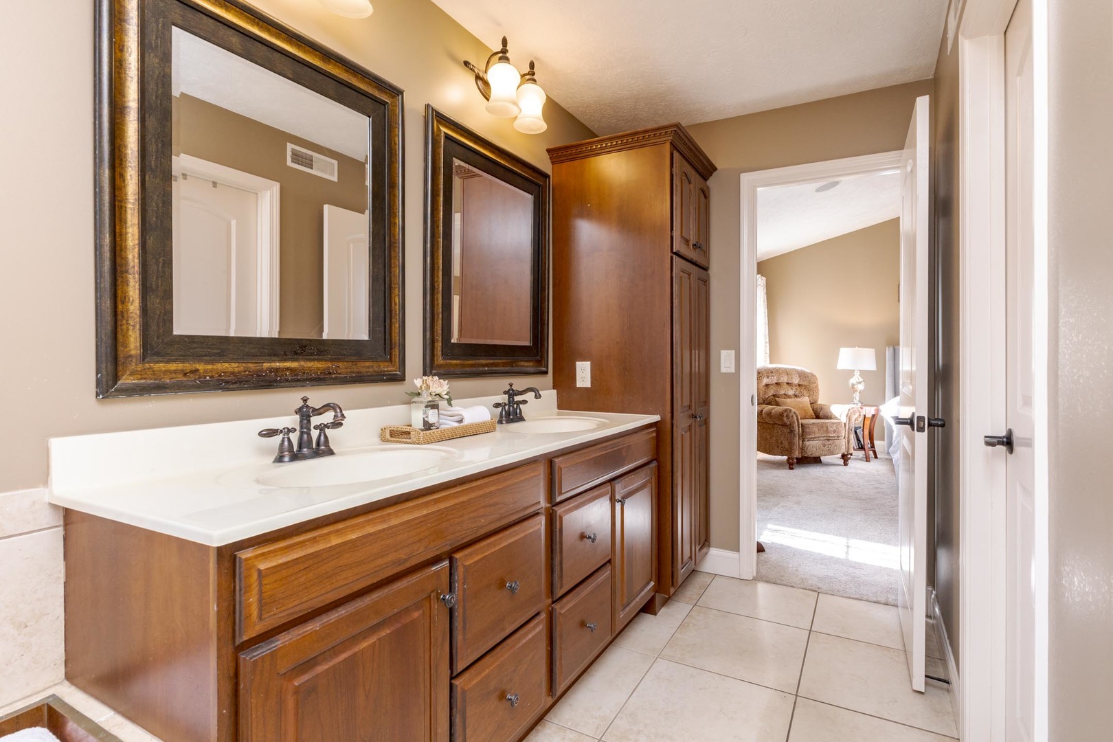 2805 Stevenson Drive, Bloomington, IL 61704