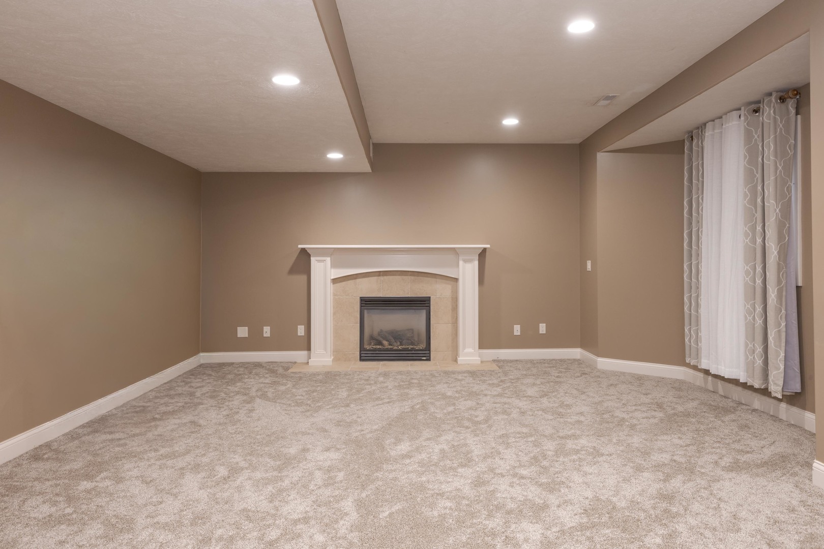 2805 Stevenson Drive, Bloomington, IL 61704