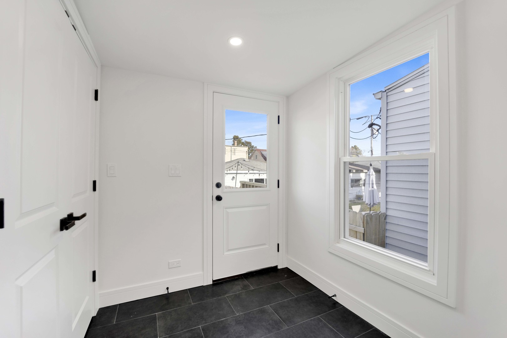 5844 W Leland Avenue, Chicago, IL 60630