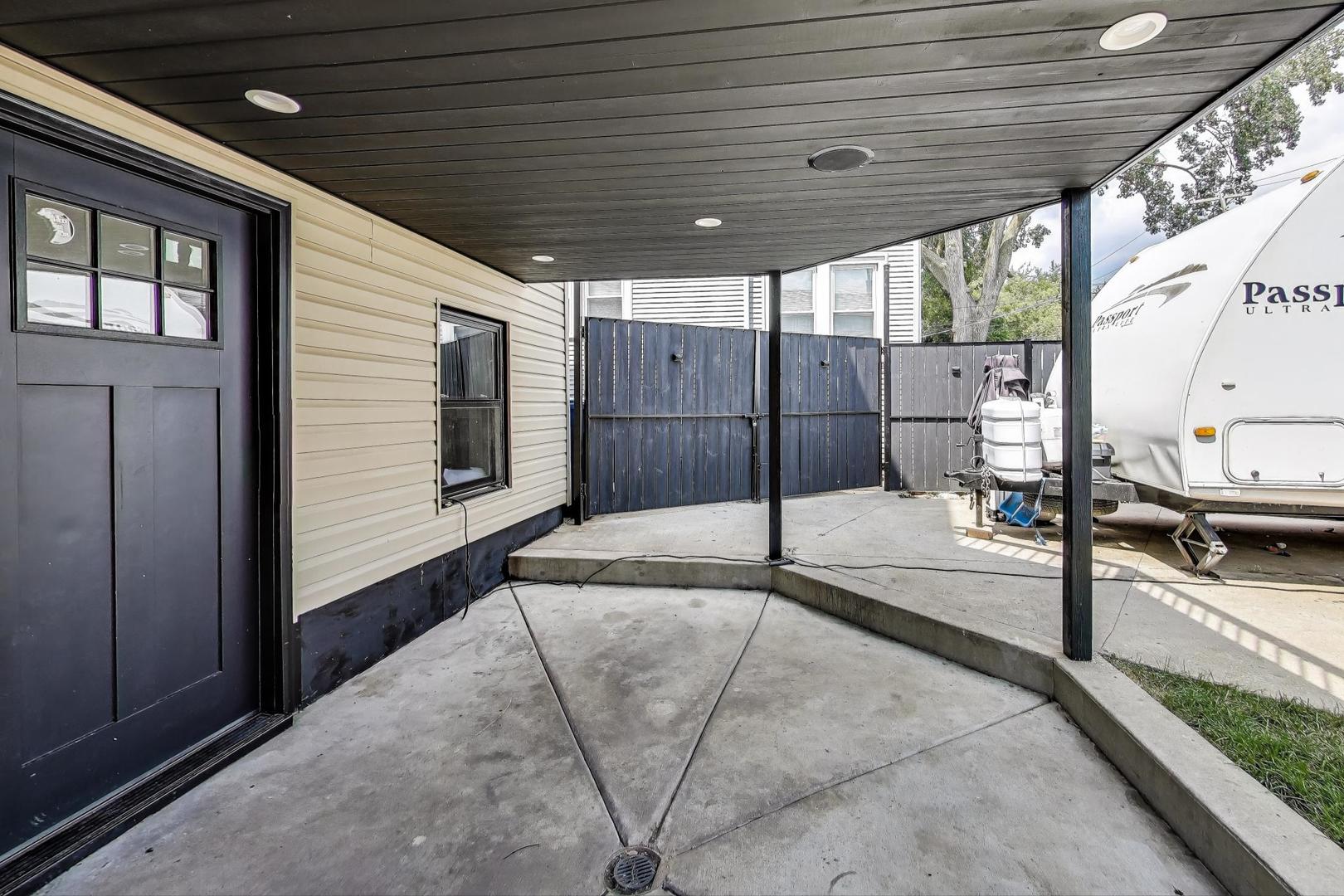 4305 N Mobile Avenue, Chicago, IL 60634