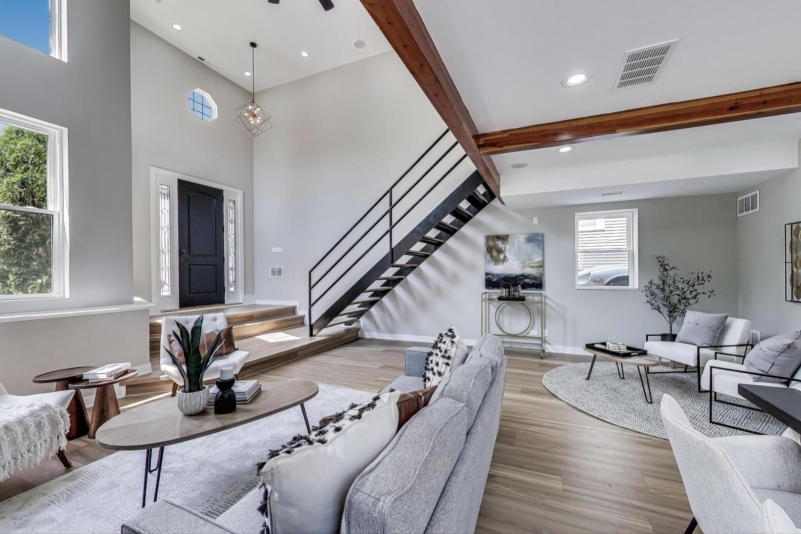 4305 N Mobile Avenue, Chicago, IL 60634