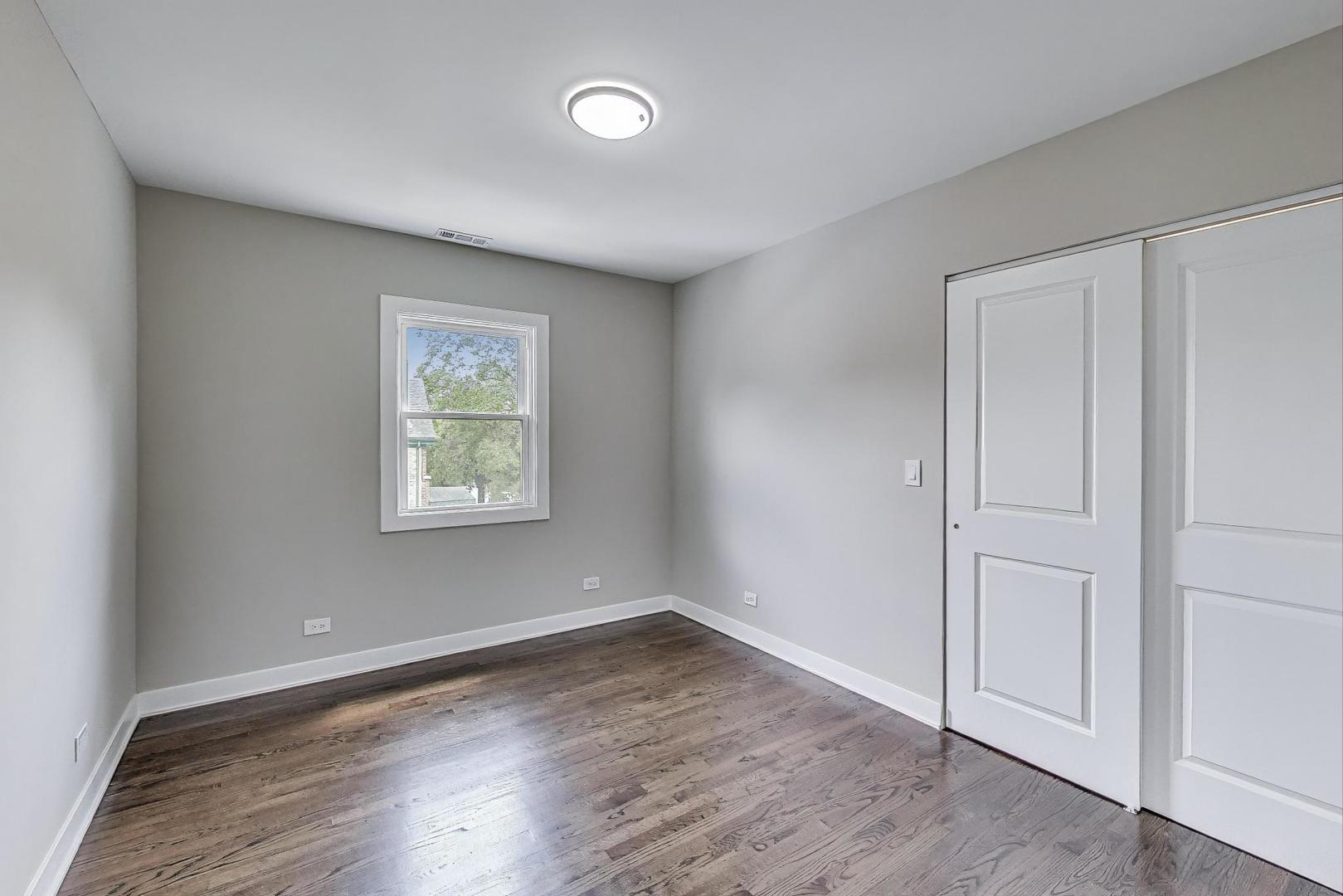 4305 N Mobile Avenue, Chicago, IL 60634