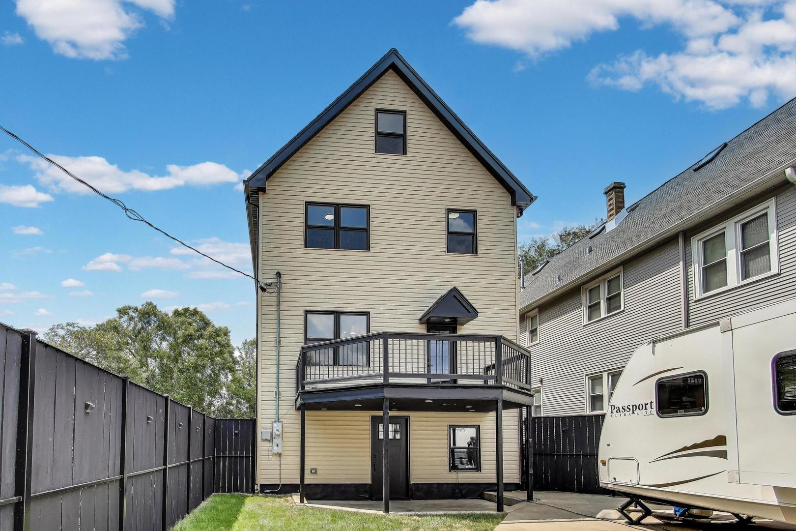 4305 N Mobile Avenue, Chicago, IL 60634