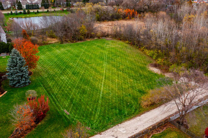 32w396 Forest Drive, Aurora, IL 60502