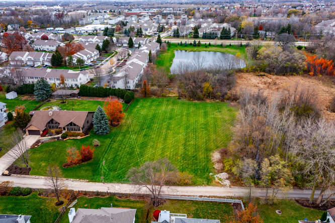 32w396 Forest Drive, Aurora, IL 60502
