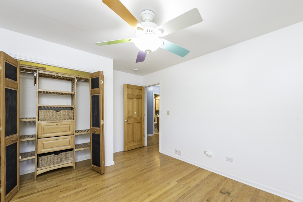 18225 W Lindenwood Drive, Grayslake, IL 60030