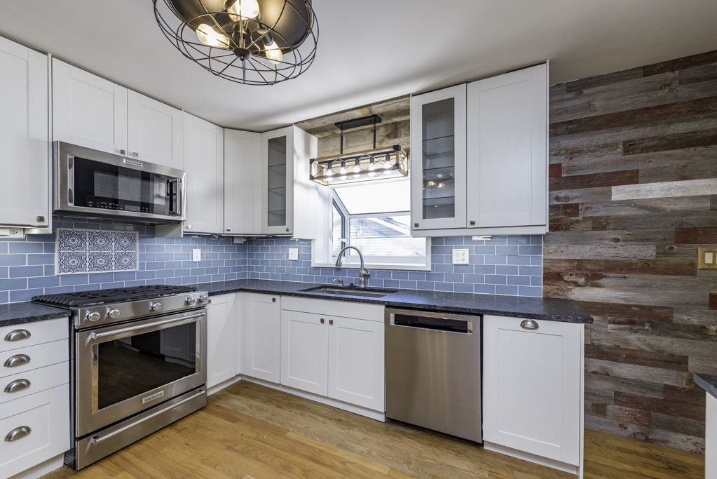 18225 W Lindenwood Drive, Grayslake, IL 60030