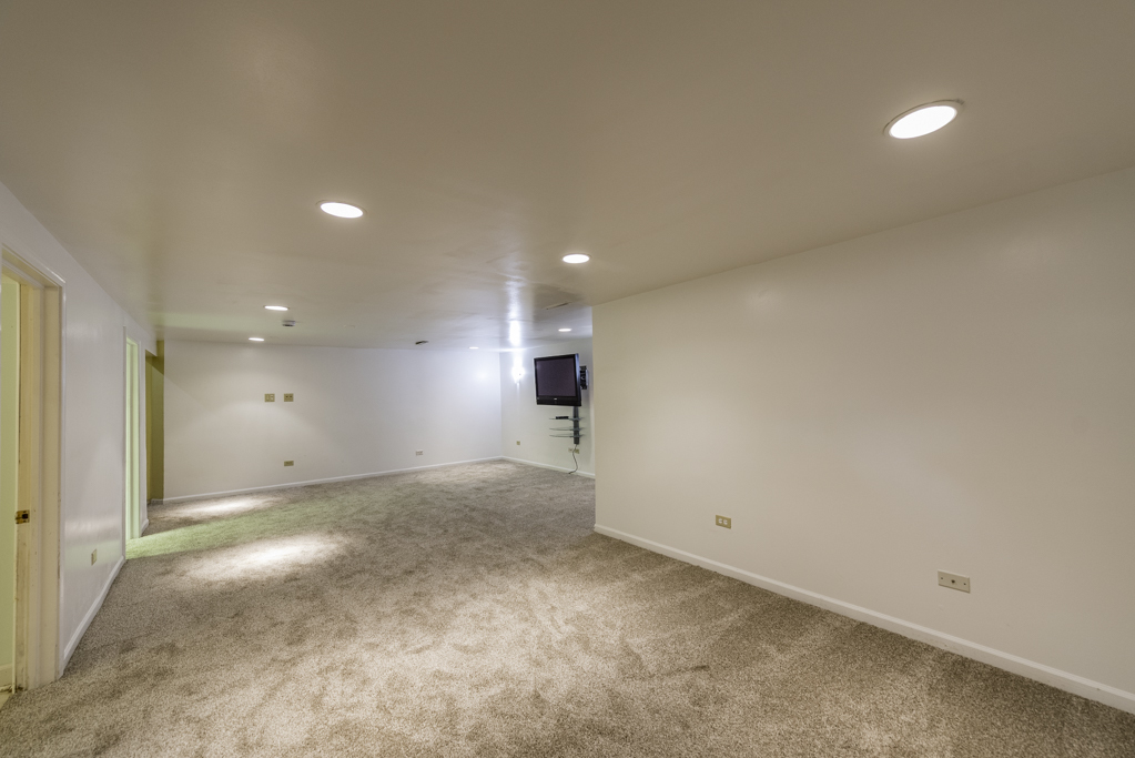 18225 W Lindenwood Drive, Grayslake, IL 60030