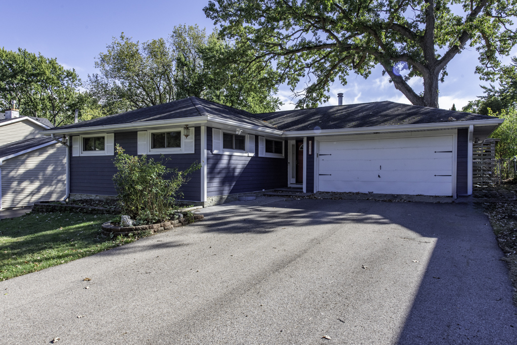 18225 W Lindenwood Drive, Grayslake, IL 60030